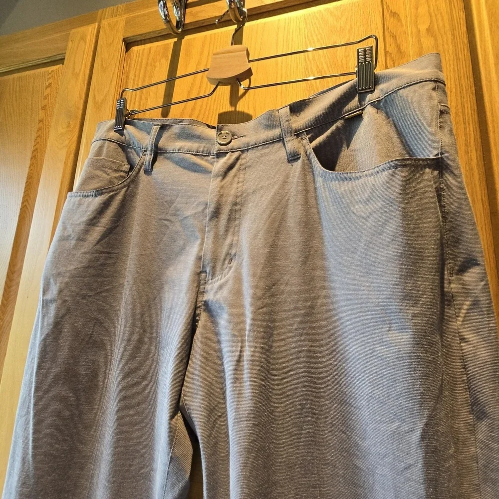 Travis Mathew Pants Mens 36 x33 Gray Chino Stretch Golf Casual Pockets (38×32.5) - Picture 2 of 15
